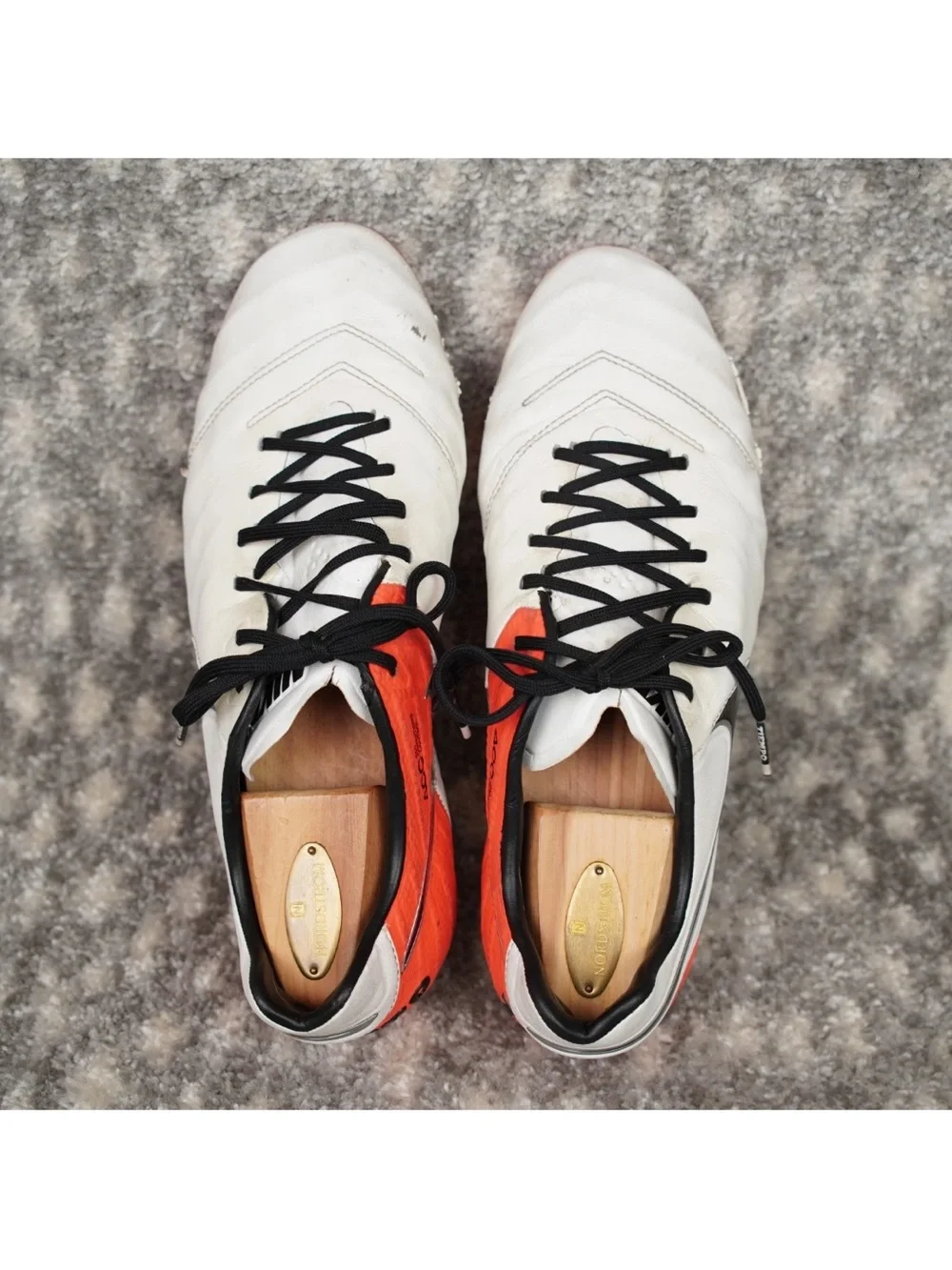 Nike Tiempo Legend IV Women's 11.5 White / Bright Crimson / Black Football